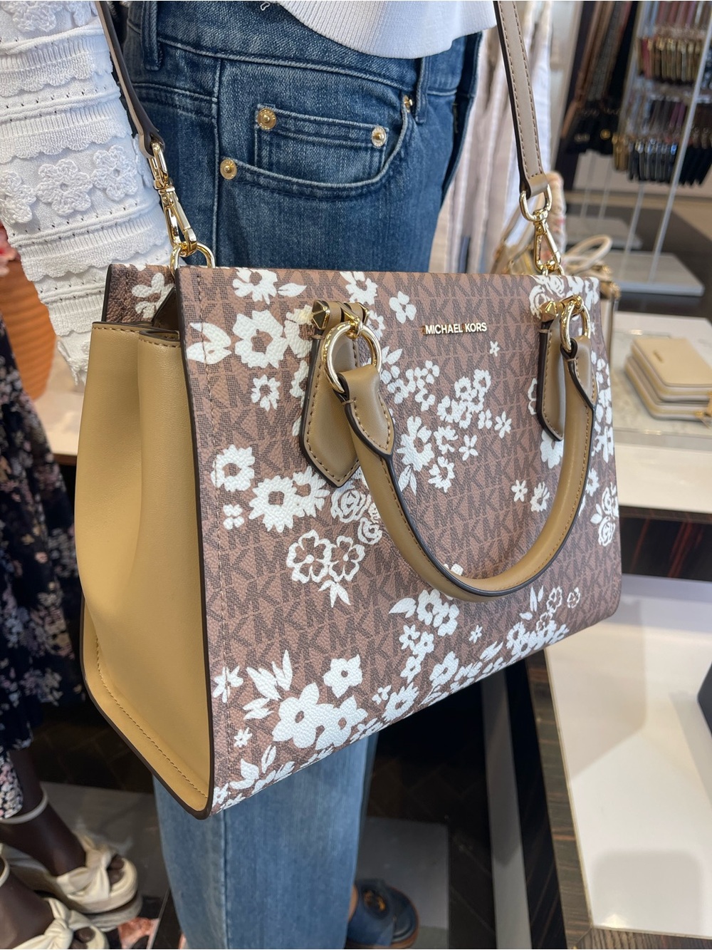 MICHAEL KORS Marilyn Medium Printed Signature Logo Satchel Crossbody 
CAMEL 
NWT - Picture 14 of 16